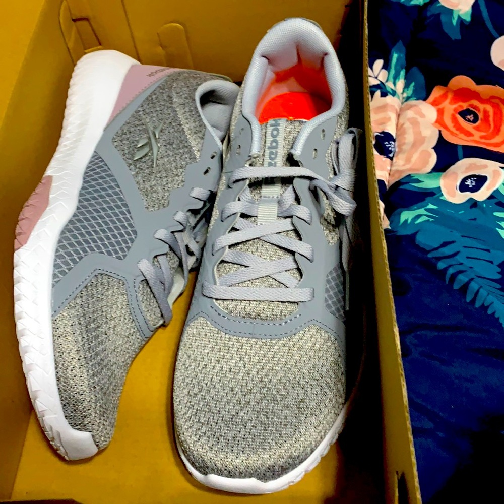 Walking shoes. Size 7
